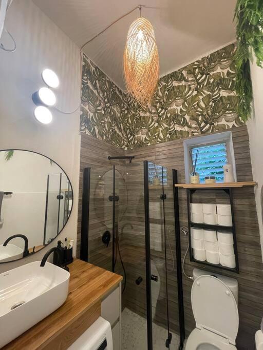Beautiful Renovated Gallery *